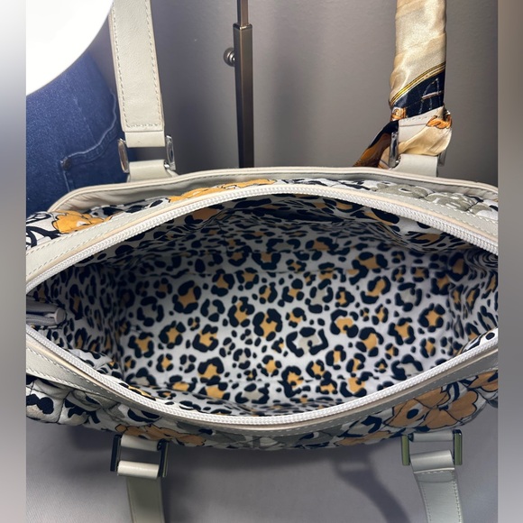 Vera Bradley Caroline Go Wild 2013 Retired Pattern with Leather Trim RARE - Picture 4 of 10